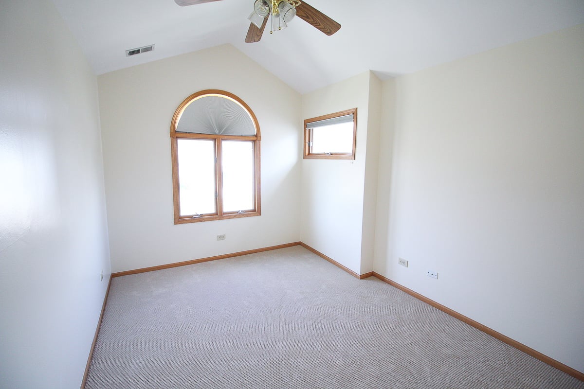 Extra bedroom with tall ceilings